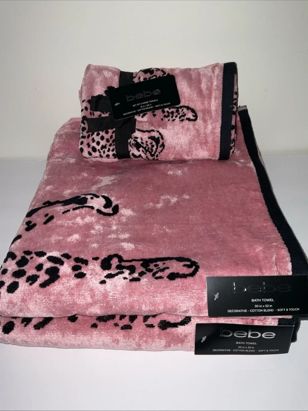 BEBE REVERSIBLE PINK BLACK LEOPARD 4pc. 2 BATH 2 HAND COTTON VELOUR TOWELS NWT
